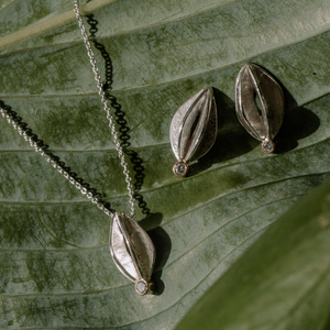 Silver Yucca Necklace with Diamond